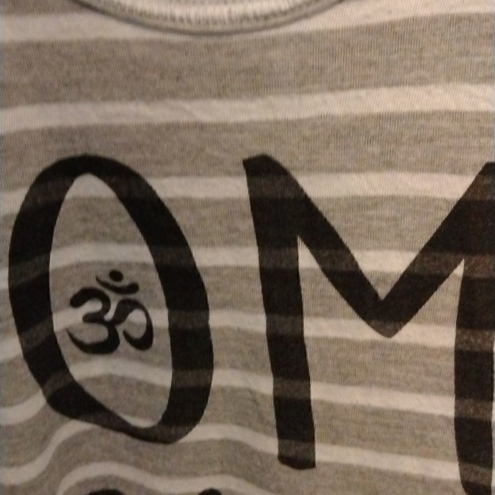 Women's Yoga Tee Size Large